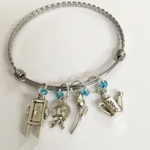 Charm bracelet; in the garden theme/ "Vita West"